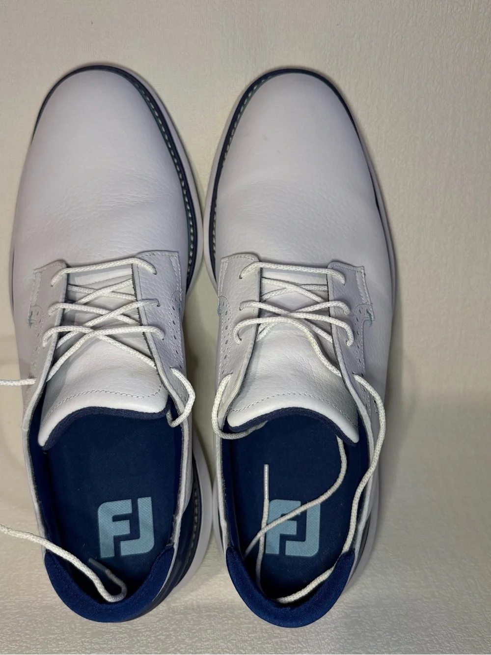 FootJoy Men’s Golf Shoes Size 13 White Navy Spikeless Casual 57977